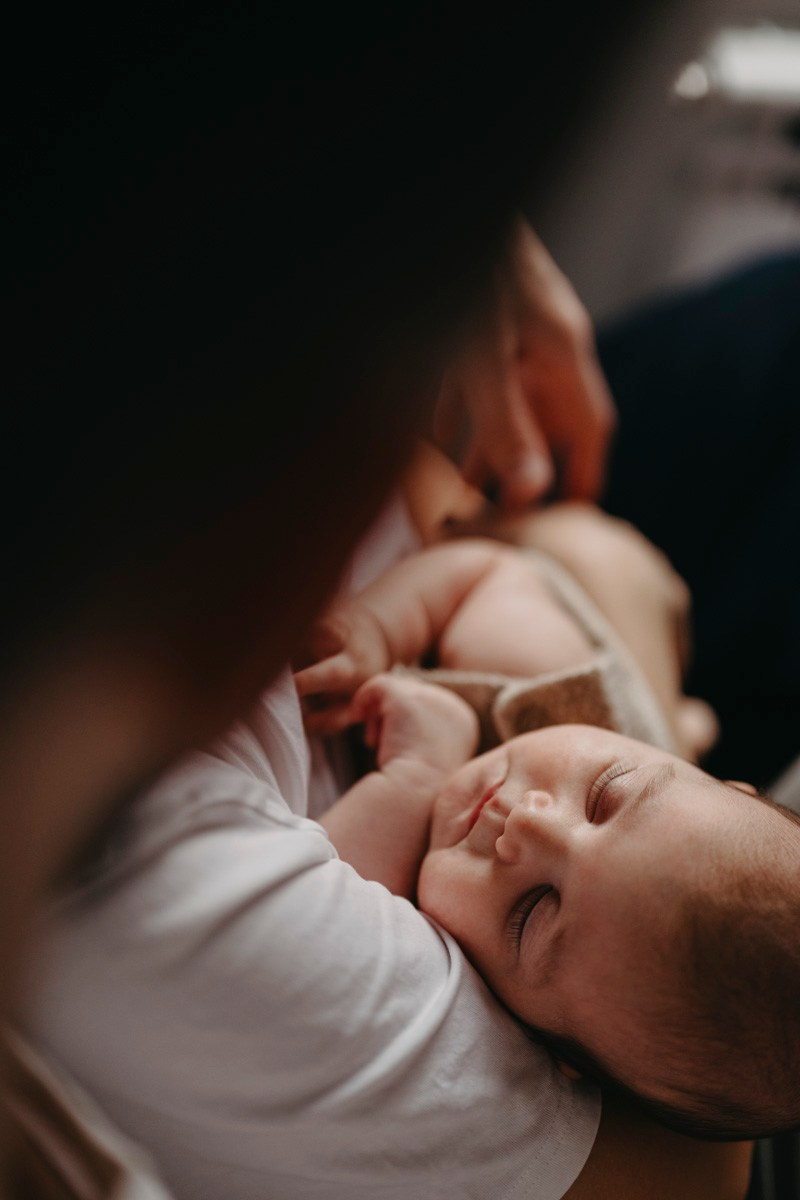 Bojana, Marko i Eva — porodicno fotografisanje kod kuce. Deciji i porodicni fotograf u Beogradu Oksana Skendzic