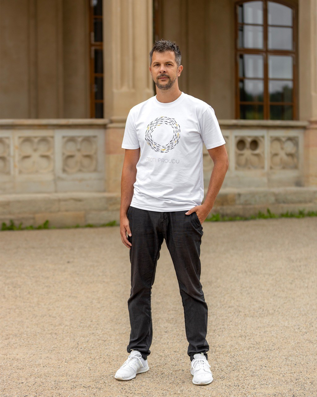 PRO ZNAČKY. Dana Lišková — Empatická fotografka | Introspektivní umělkyně | Neurodivergentní koučka| Zakladatelka Artepy.cz