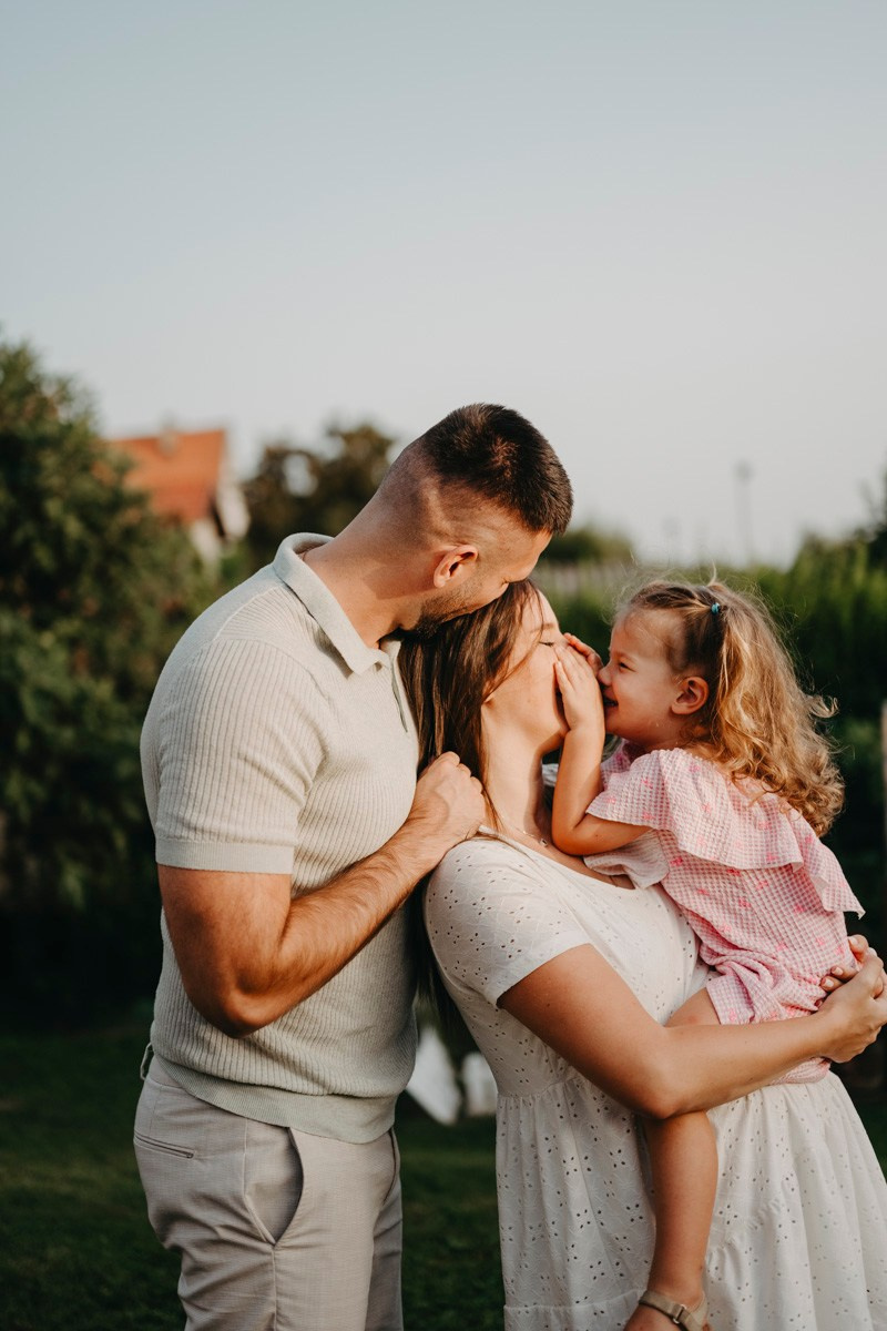 Jelena, Milos, Lena i Viktor / porodicno fotografisanje. Deciji i porodicni fotograf u Beogradu Oksana Skendzic
