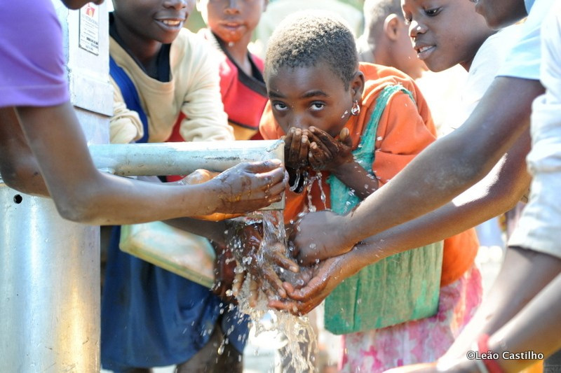 Photos of volunteer work in Mozambique. Simbahalu
