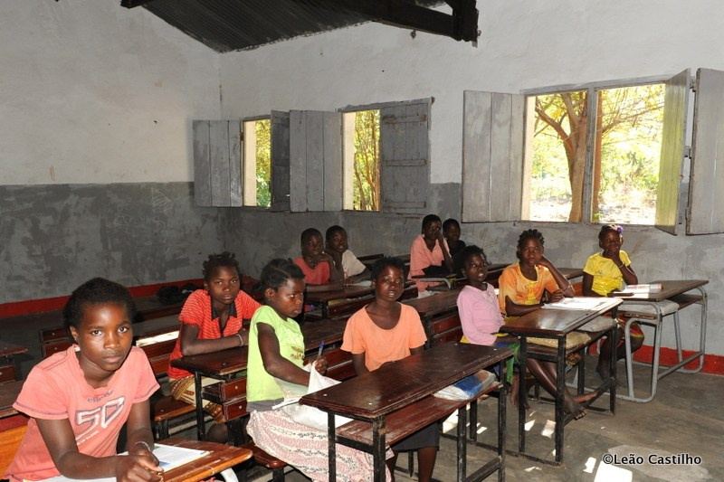 Photos of volunteer work in Mozambique. Simbahalu