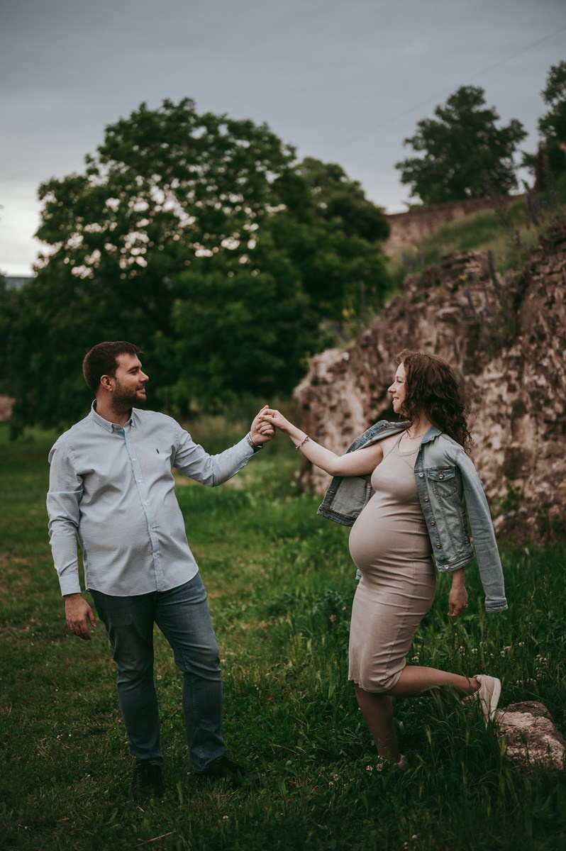 fotografisanje trudnica beograd, fotografisanje trudnoce novi sad, priprema za porodjaj, porodjaj beograd, porodjaj novi sad, nega u trudnoci,  psihofizicka priprema trudnica, decija soba, prve dane sa bebom, mama i beba