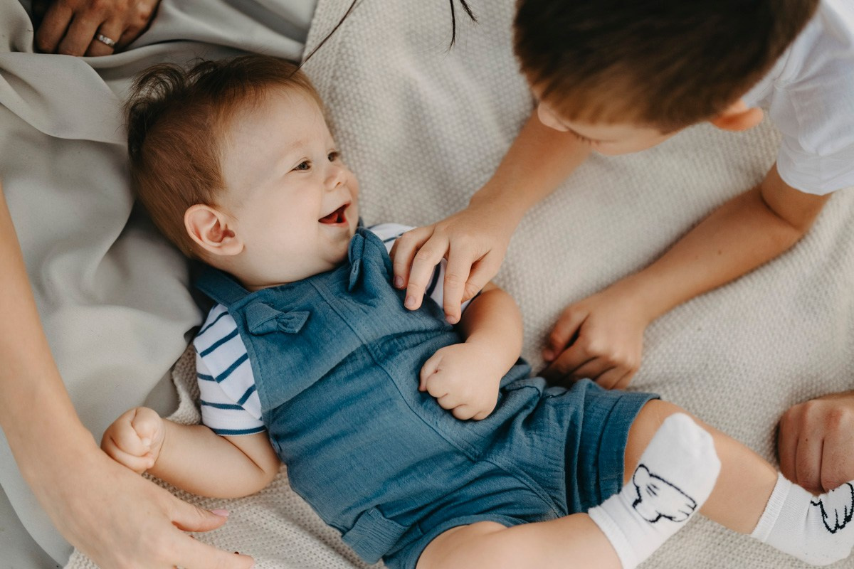 Basici / porodicno fotografisanje u prirodi. Deciji i porodicni fotograf u Beogradu Oksana Skendzic