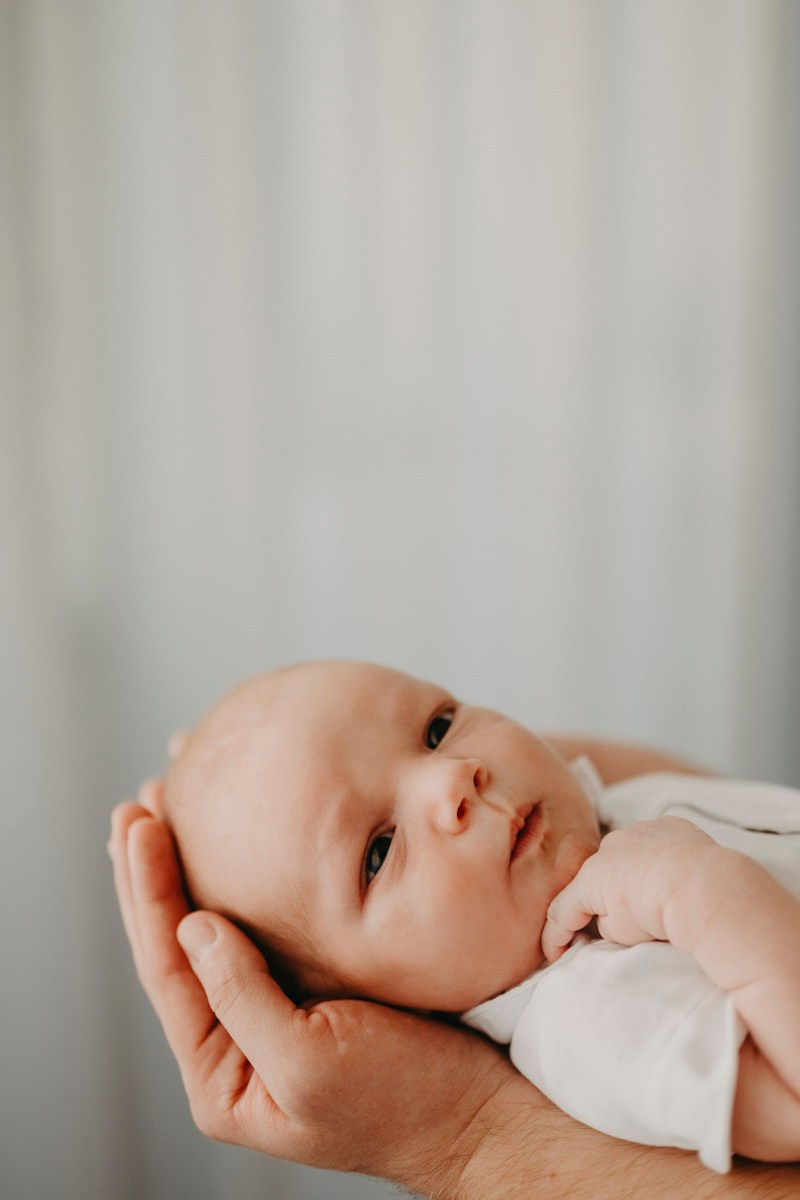 Dobrodosao, Vukane / fotografisanje bebe kod kuce. Deciji i porodicni fotograf u Beogradu Oksana Skendzic