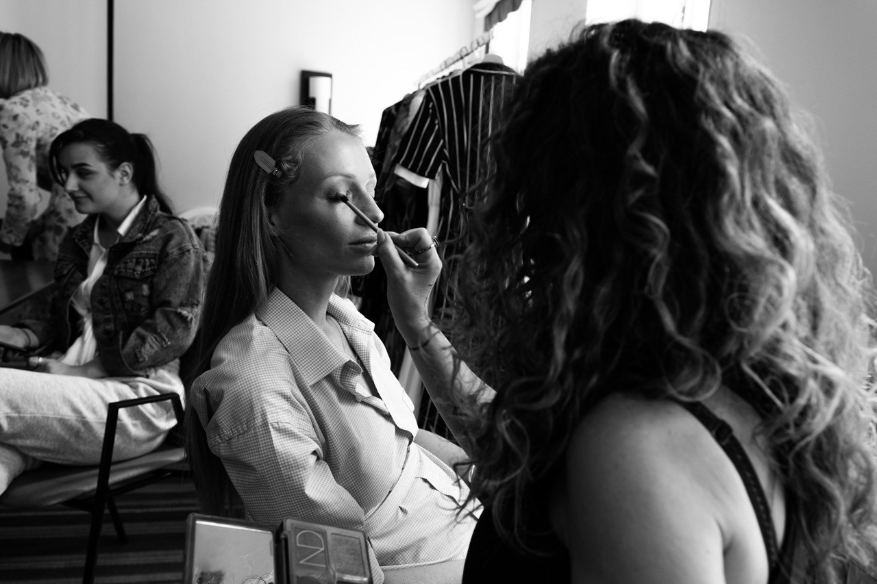 BACKSTAGE. Dana Lišková — Empathetic Photographer | Introspective Artist |Neurodivergent Coach | Founder of Artepy.cz