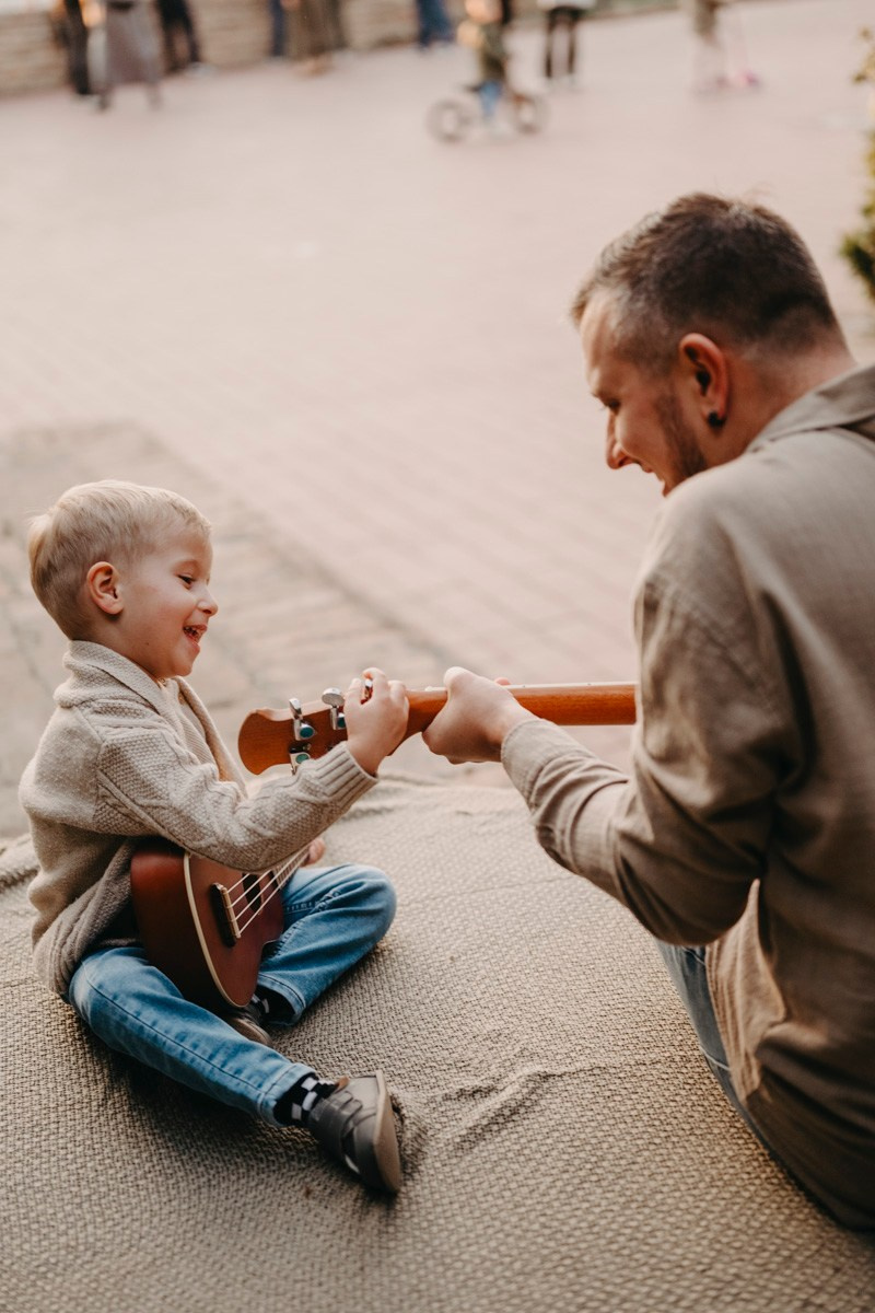 Zlata, Nemanja i Aleksej — porodicno fotografisanje napolju. Deciji i porodicni fotograf u Beogradu Oksana Skendzic