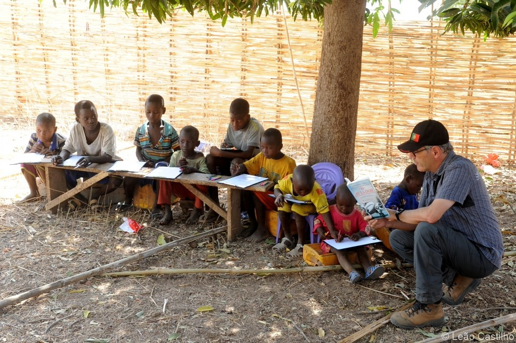 Photos of volunteer work at Senegal. Simbahalu