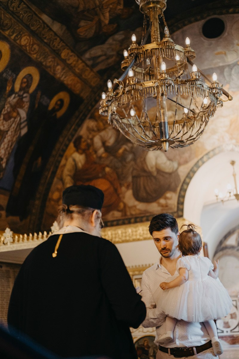 Lara / krstenje, crkva svete Ruzice na Kalemegdanu. Deciji i porodicni fotograf u Beogradu Oksana Skendzic