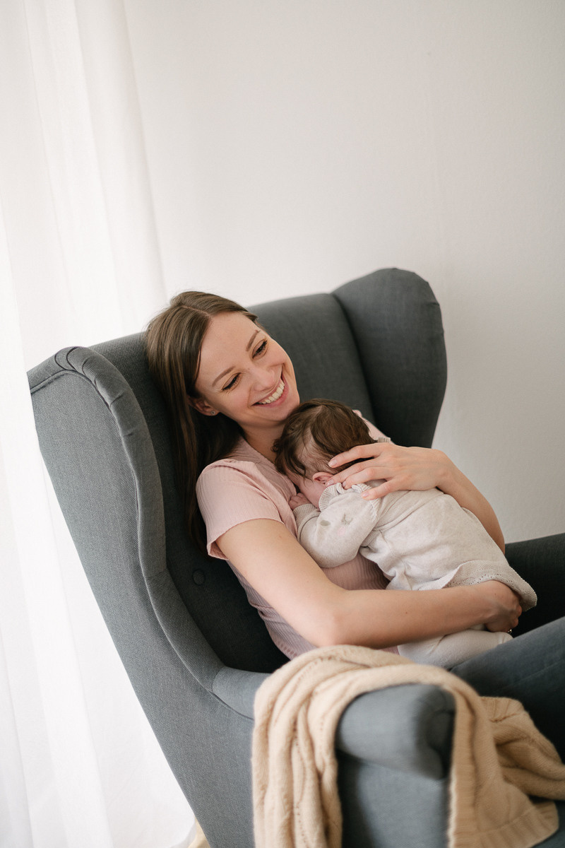 Pure Mamas Liebe. Newbornphoto in Duesseldorf