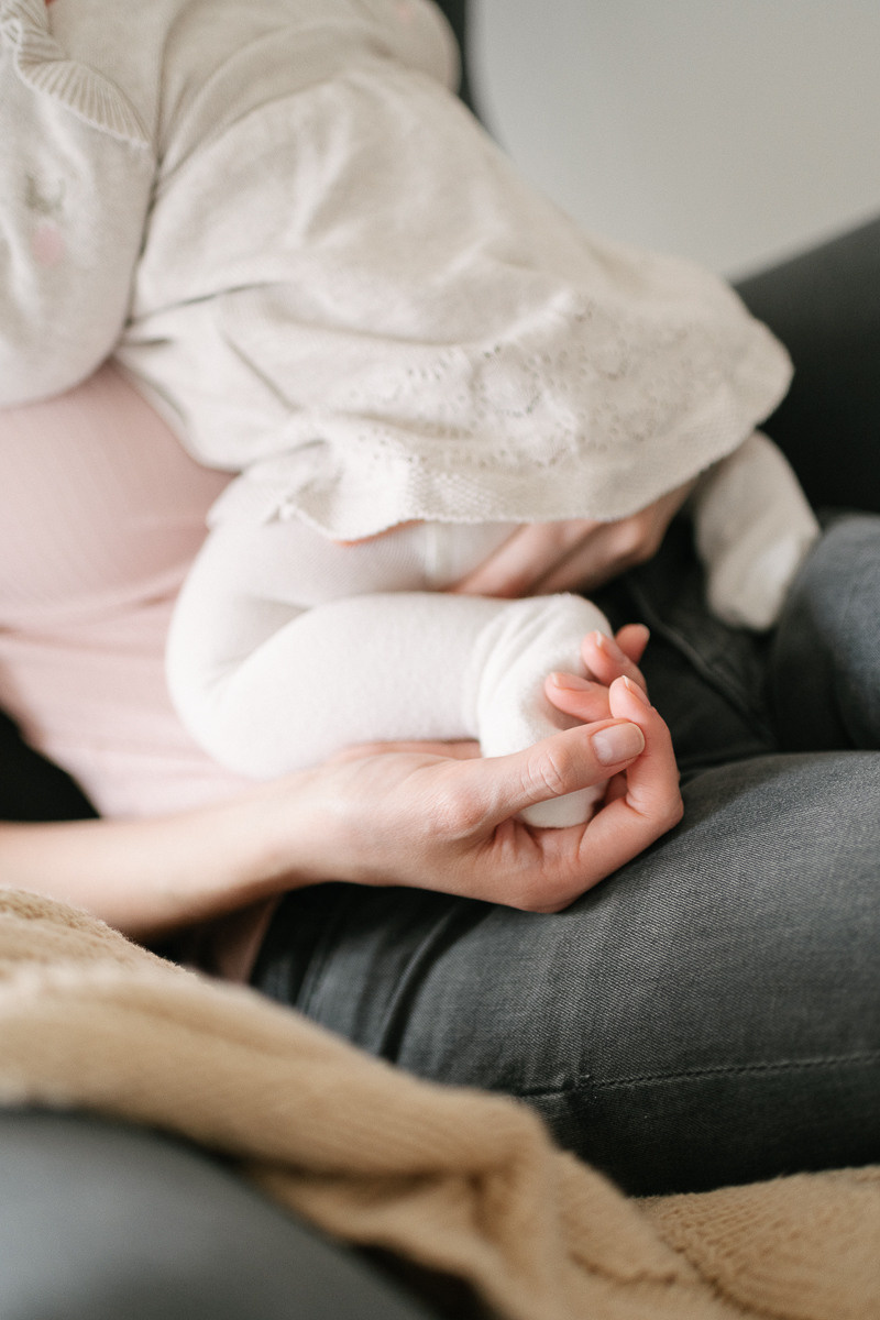 Pure Mamas Liebe. Newbornphoto in Duesseldorf