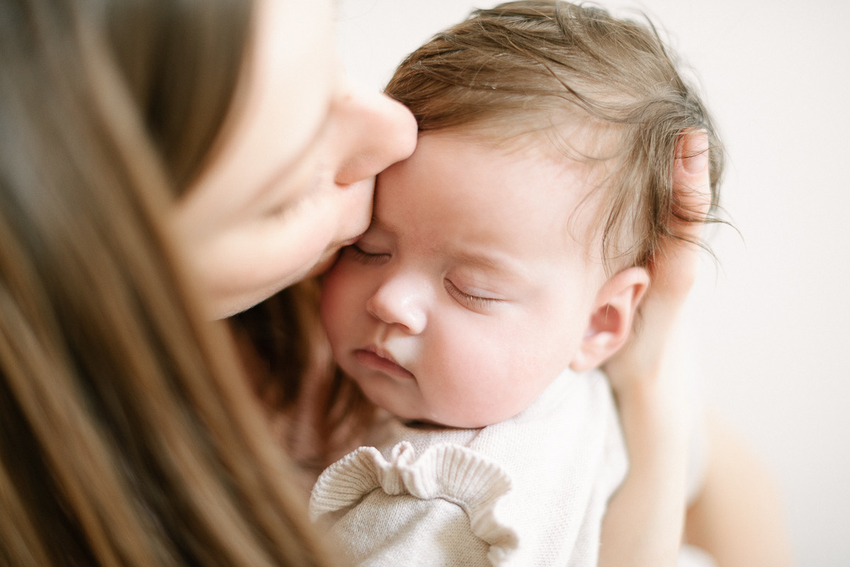 Pure Mamas Liebe. Newbornphoto in Duesseldorf