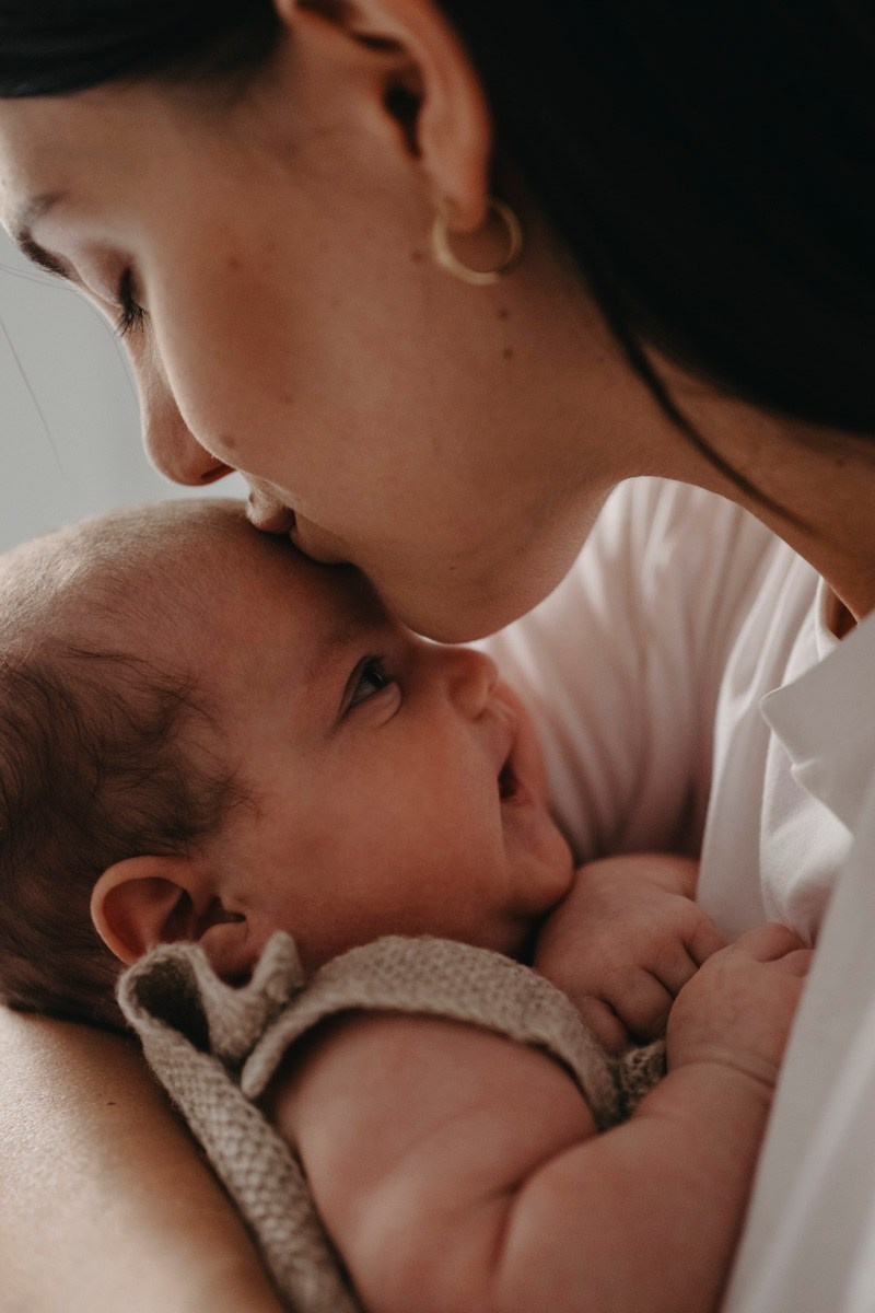 Bojana, Marko i Eva — porodicno fotografisanje kod kuce. Deciji i porodicni fotograf u Beogradu Oksana Skendzic