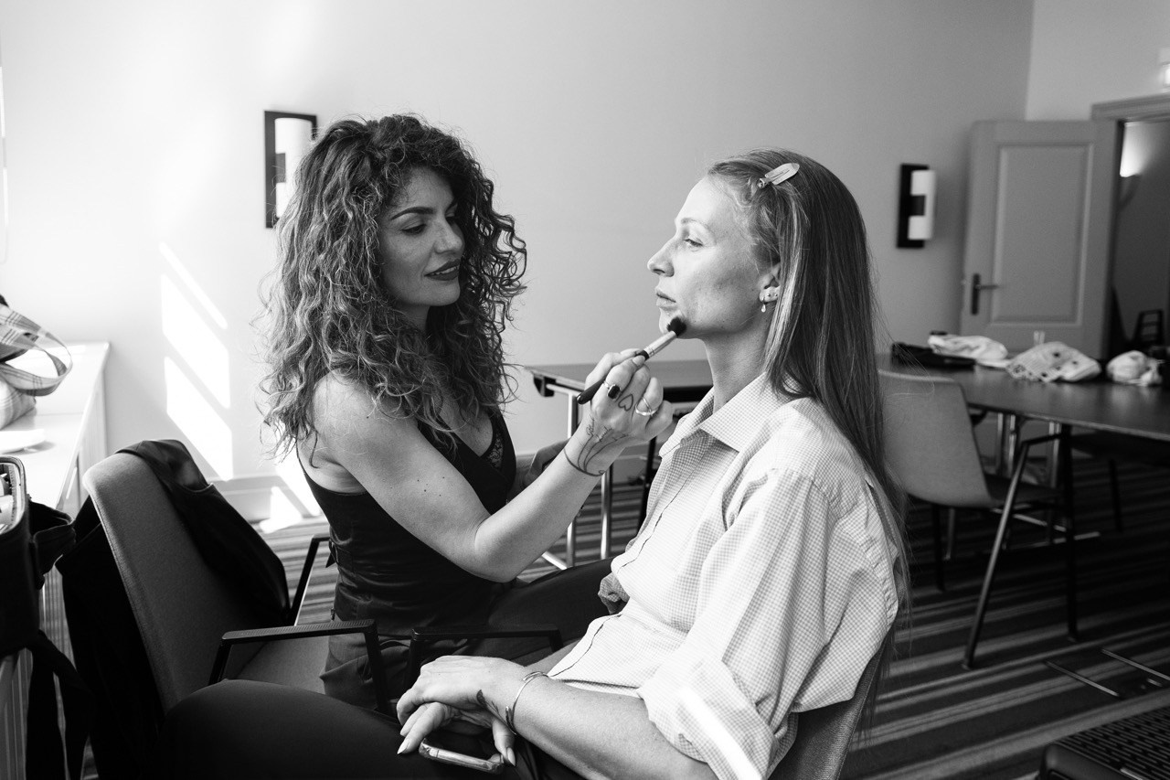 BACKSTAGE. Dana Lišková — Empathetic Photographer | Introspective Artist |Neurodivergent Coach | Founder of Artepy.cz