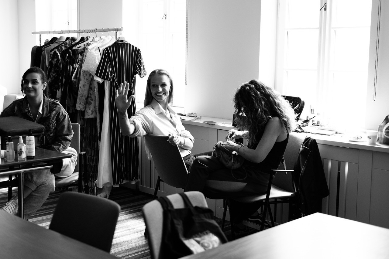 BACKSTAGE. Dana Lišková — Empathetic Photographer | Introspective Artist |Neurodivergent Coach | Founder of Artepy.cz