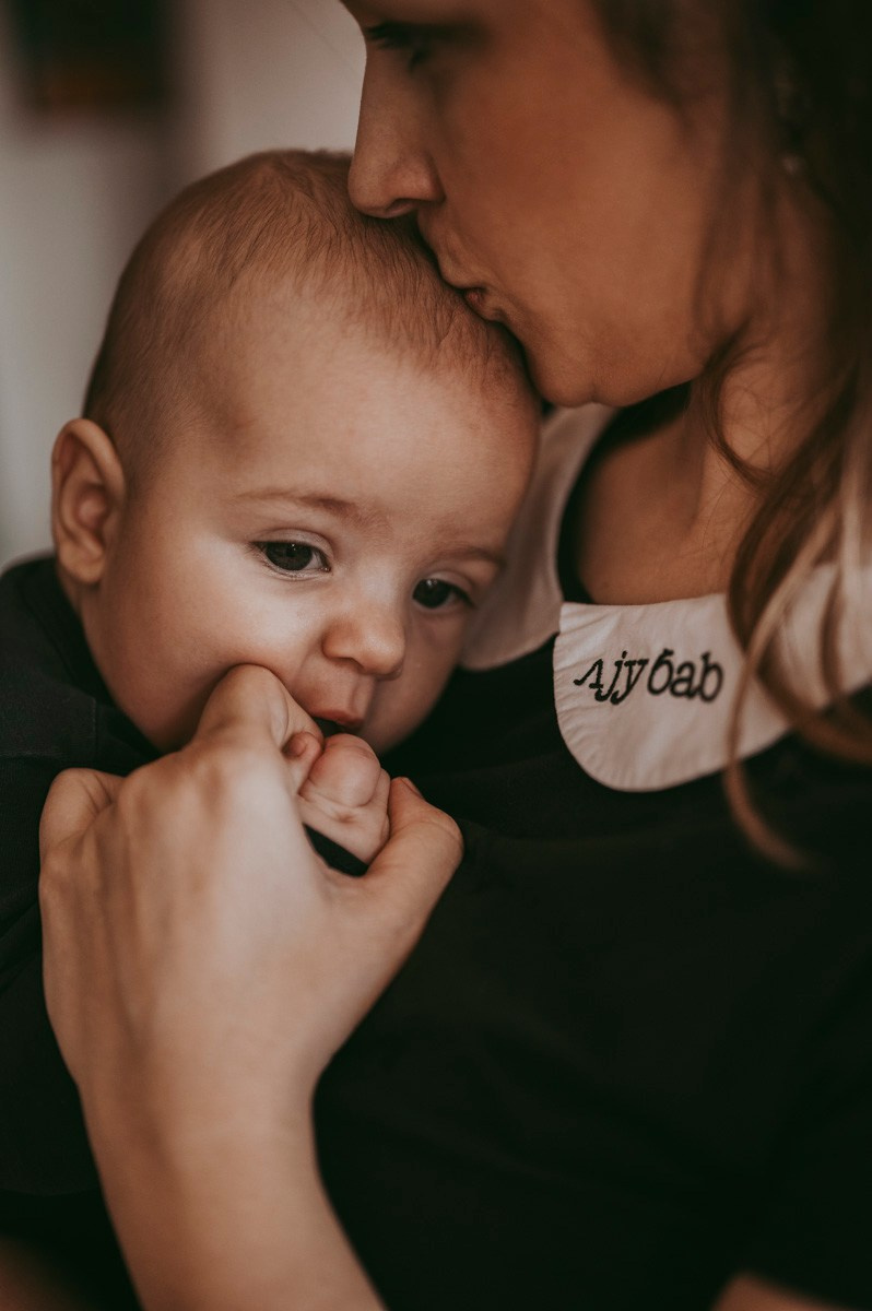 Dobro dosao, Jakove / porodicno fotografisanje kod kuce. Deciji i porodicni fotograf u Beogradu Oksana Skendzic