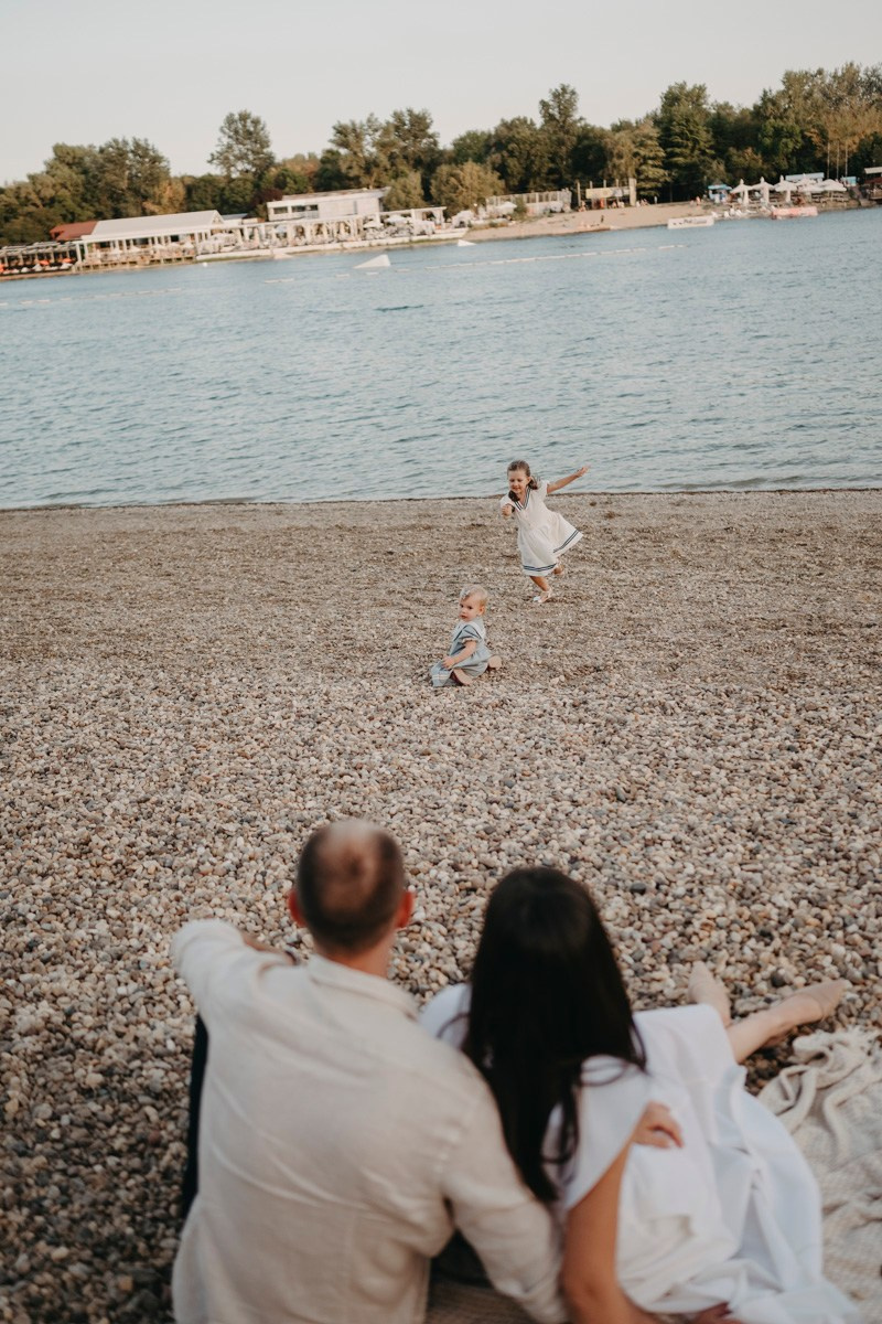 Panici / porodicno fotografisanje napolju. Deciji i porodicni fotograf u Beogradu Oksana Skendzic