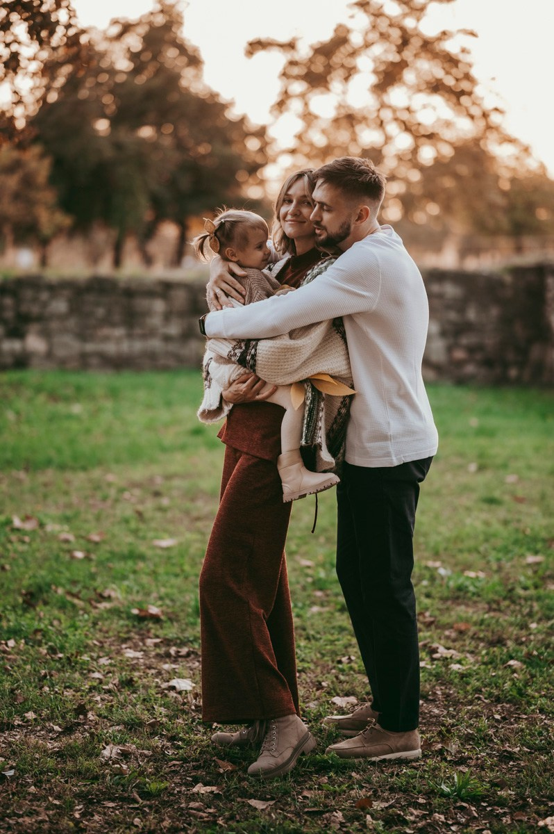 Anastasija, Aleksej i Agata / porodicno fotografisanje napolju. Deciji i porodicni fotograf u Beogradu Oksana Skendzic