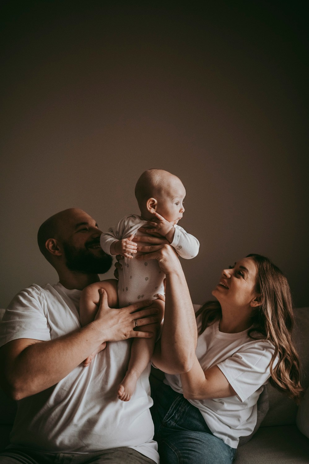 Dusan, Tanja i Luka / porodicno fotografisanje kod kuce. Deciji i porodicni fotograf u Beogradu Oksana Skendzic