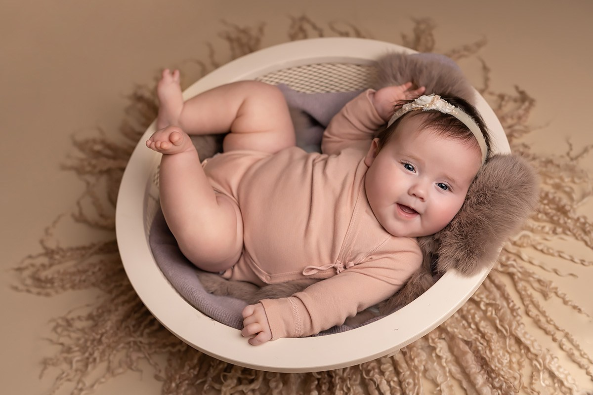 Babys von 3 bis 9 Monaten. Neugeborenenfotografie, Babyfotografie in Düsseldorf und Umgebung