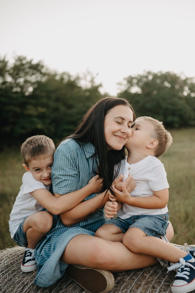 Basici / porodicno fotografisanje u prirodi. Deciji i porodicni fotograf u Beogradu Oksana Skendzic
