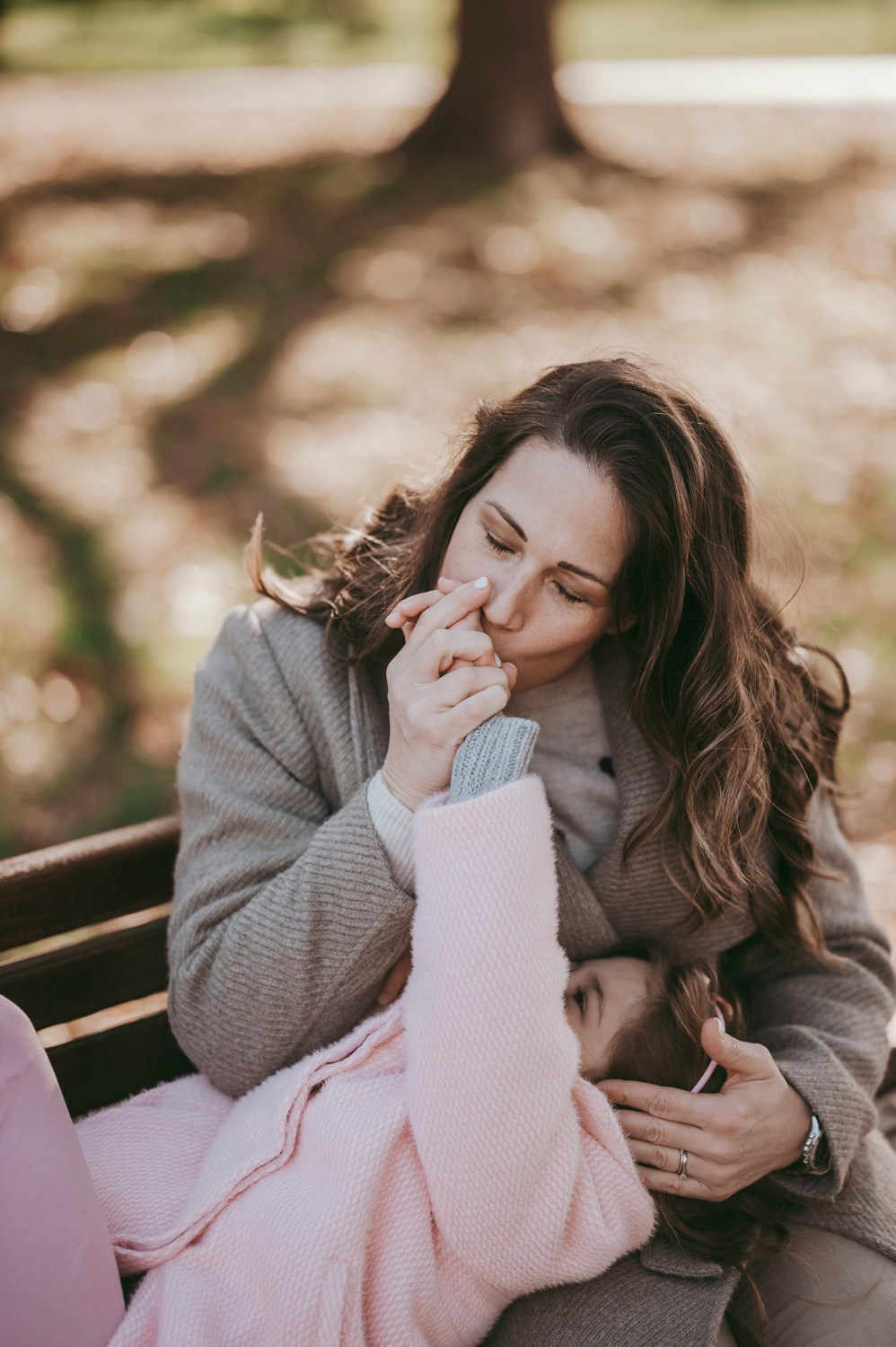 Iva, Ivan, Tara i Stefan — porodicno fotografisanje napolju. Deciji i porodicni fotograf u Beogradu Oksana Skendzic