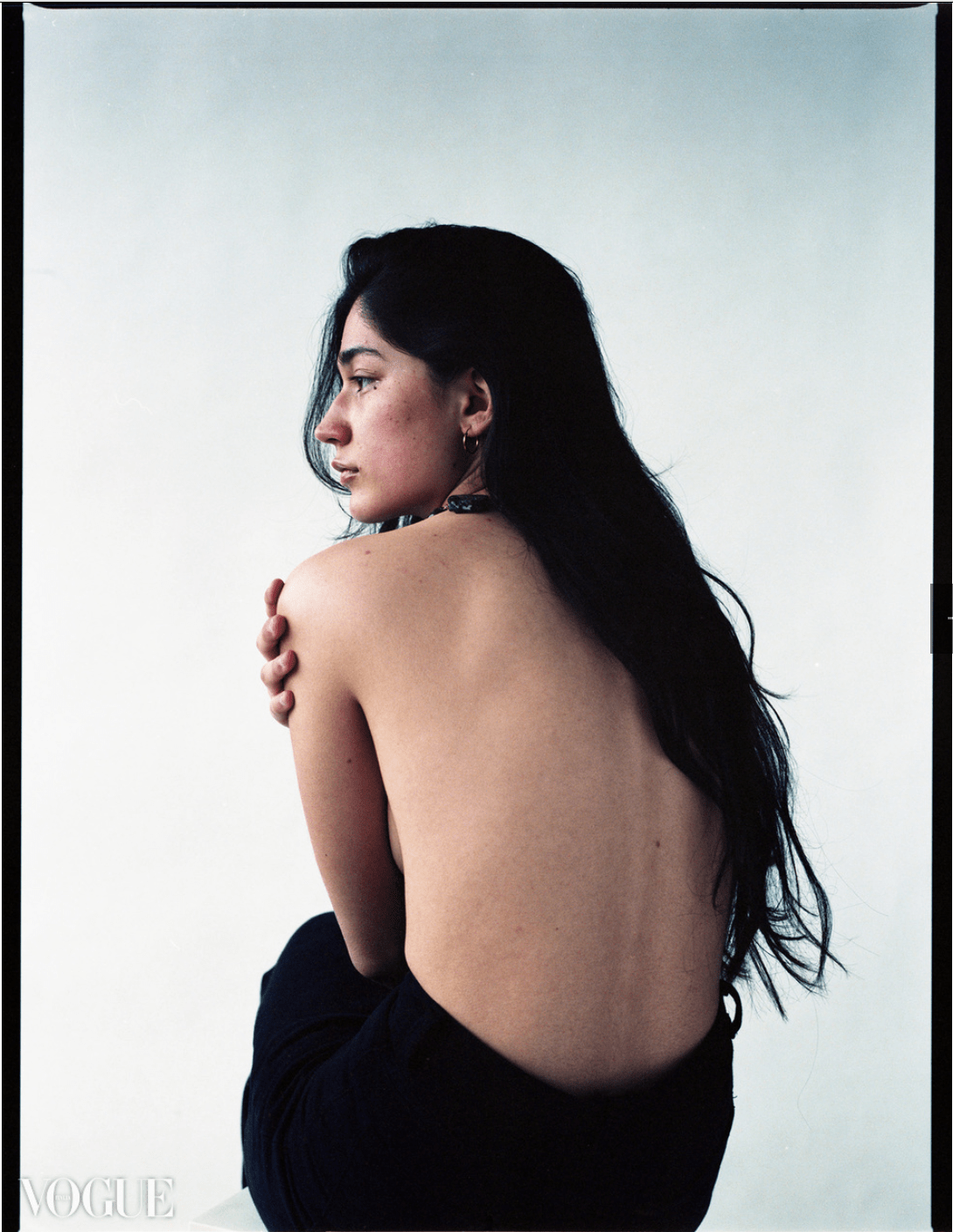 Singer Jasmine poses with Stick insect for an intimate photo shoot in my home studio in Amsterdam 2019.