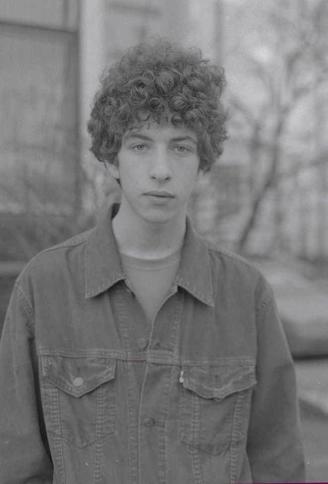 A young man on the street. Moscow 2011. Fotograaf Amsterdam - Victoria Ushkanova