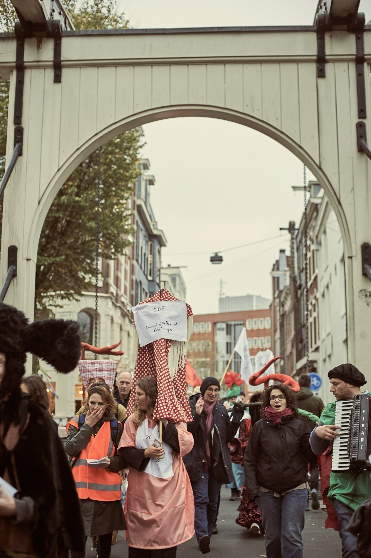 Taak.me/Gluklya Pershina/ Carnival of the Oppressed Feelings. Fotograaf Amsterdam - Victoria Ushkanova