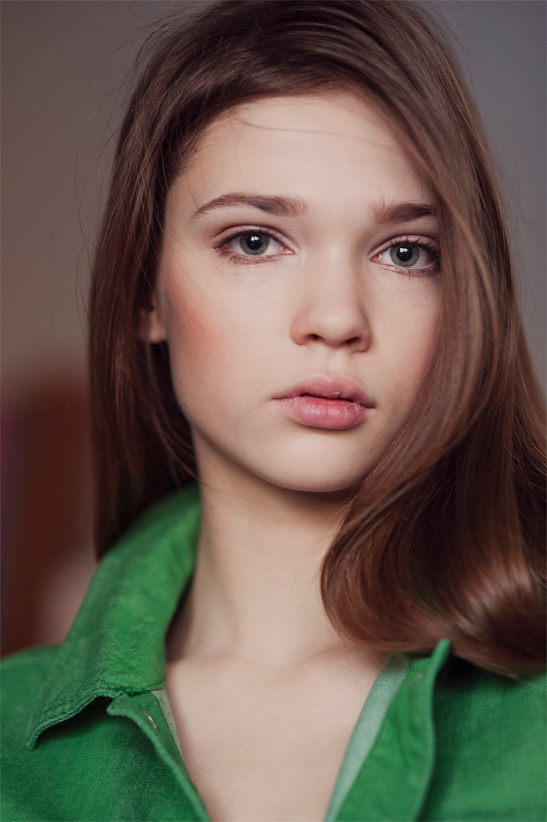A young girl. Moscow 2007. Portrait Photographer in Brussels & Amsterdam — Victoria Ushkanova
