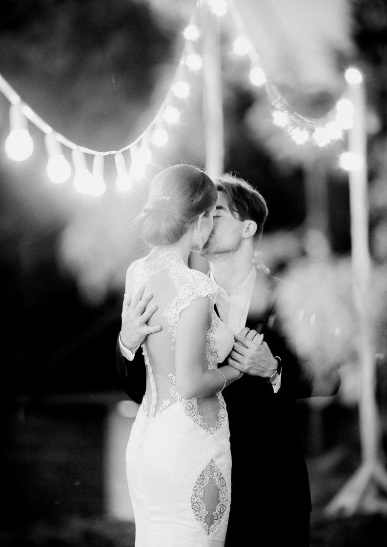 Ukraina-Kiev. Luxury wedding, portrait, family photographer over Europe