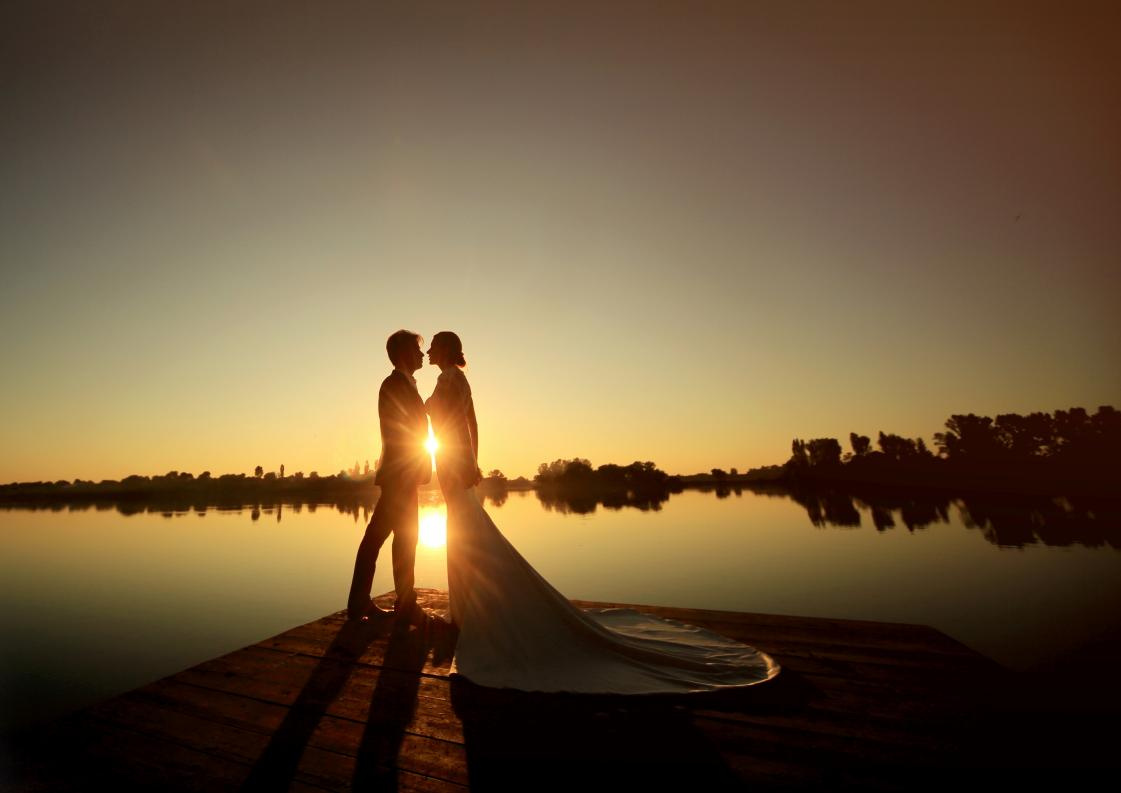 Ukraina-Kiev. Luxury wedding, portrait, family photographer over Europe