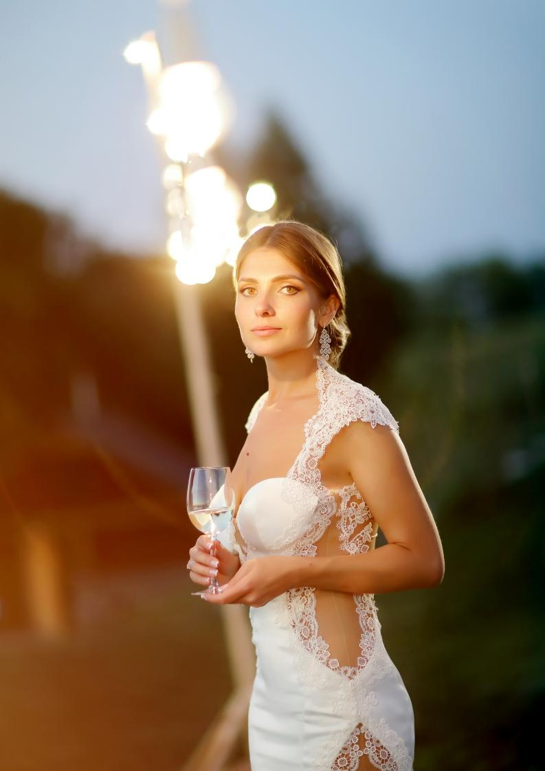 Ukraina-Kiev. Luxury wedding, portrait, family photographer over Europe