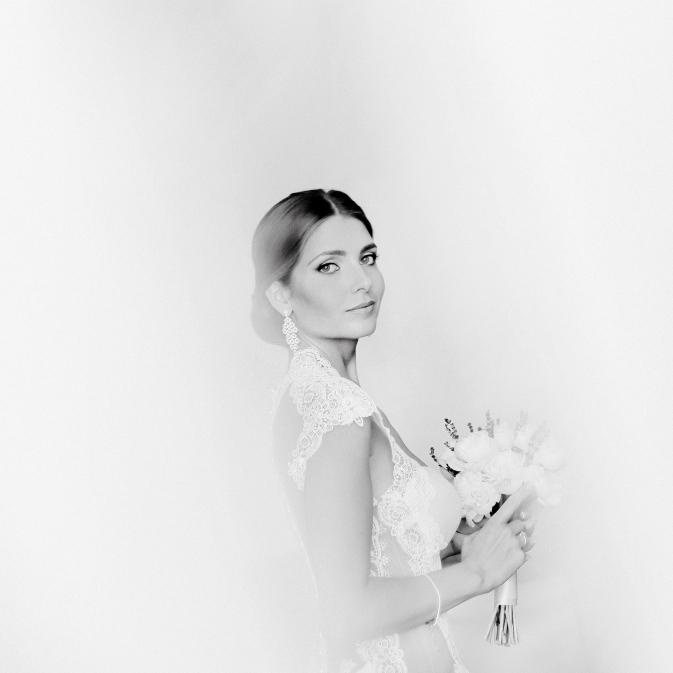 Ukraina-Kiev. Luxury wedding, portrait, family photographer over Europe