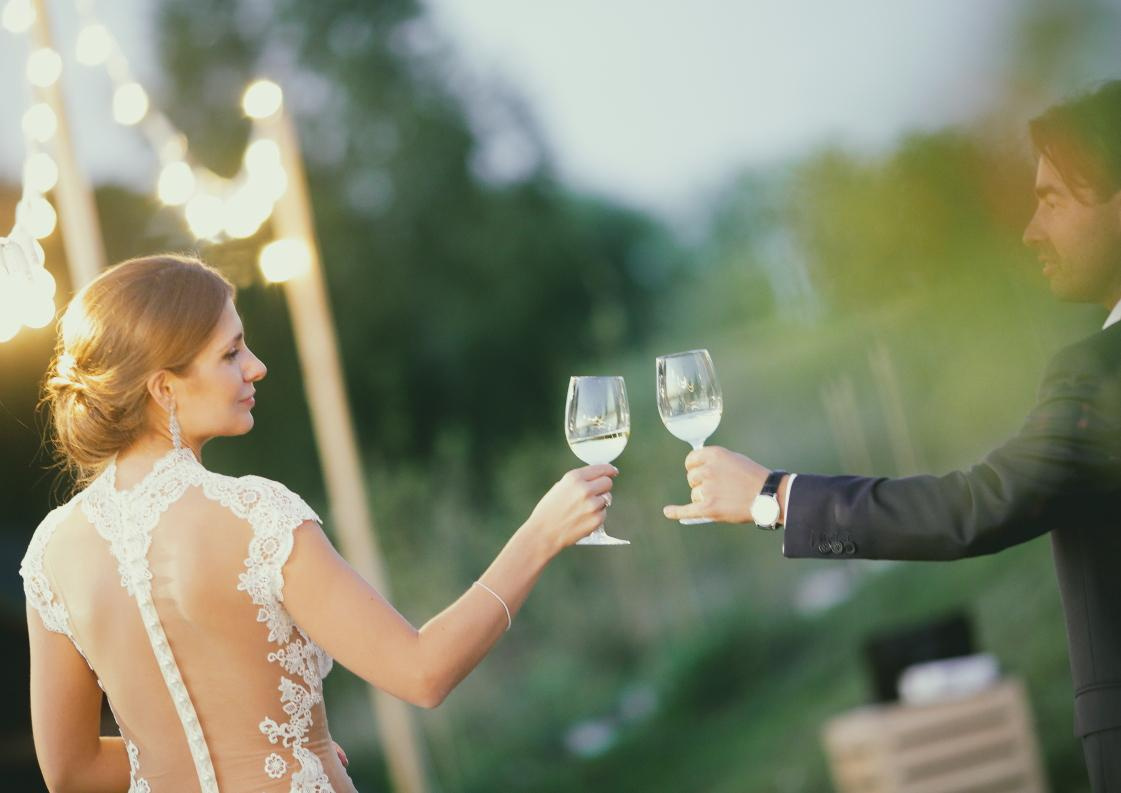 Ukraina-Kiev. Luxury wedding, portrait, family photographer over Europe