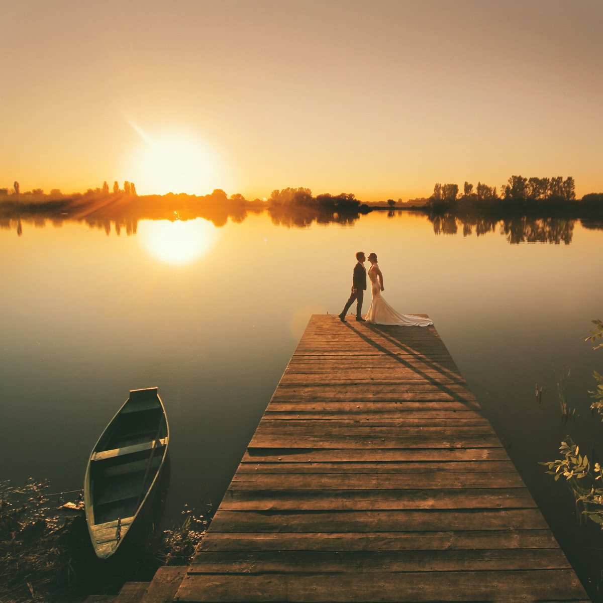 Ukraina-Kiev. Luxury wedding, portrait, family photographer over Europe