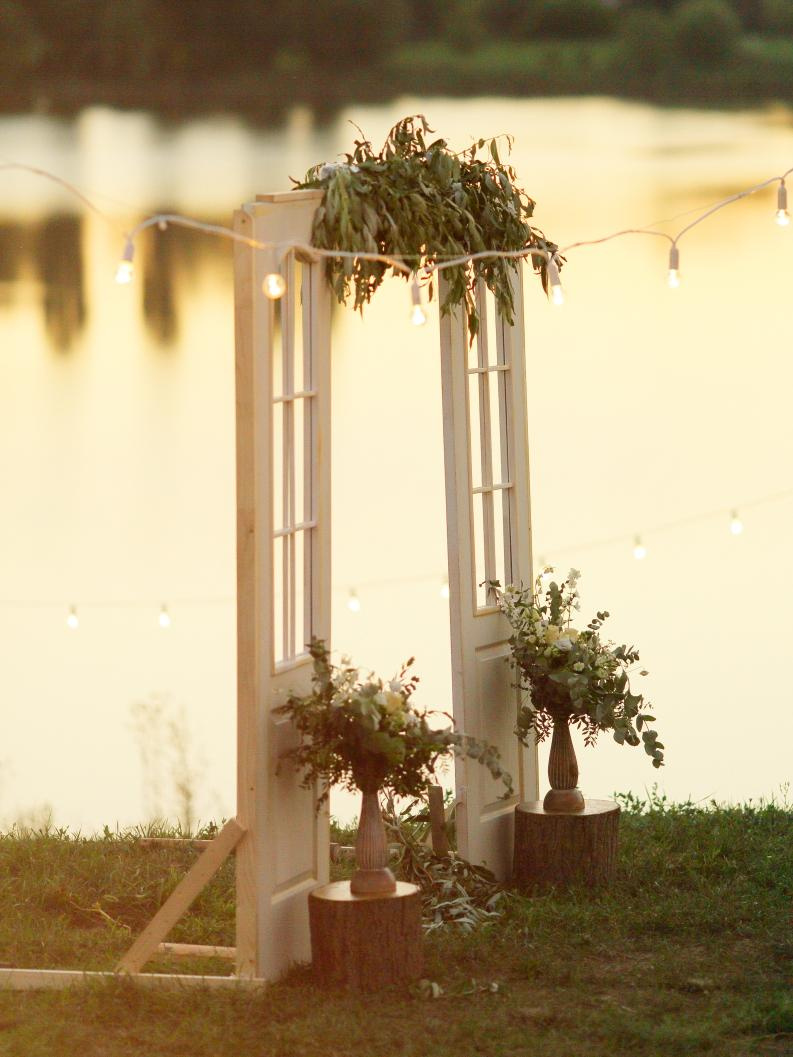 Ukraina-Kiev. Luxury wedding, portrait, family photographer over Europe