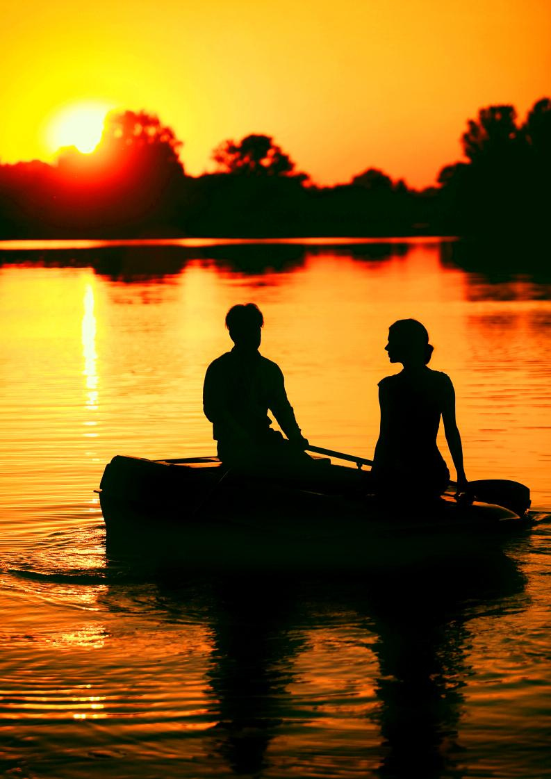 Ukraina-Kiev. Luxury wedding, portrait, family photographer over Europe