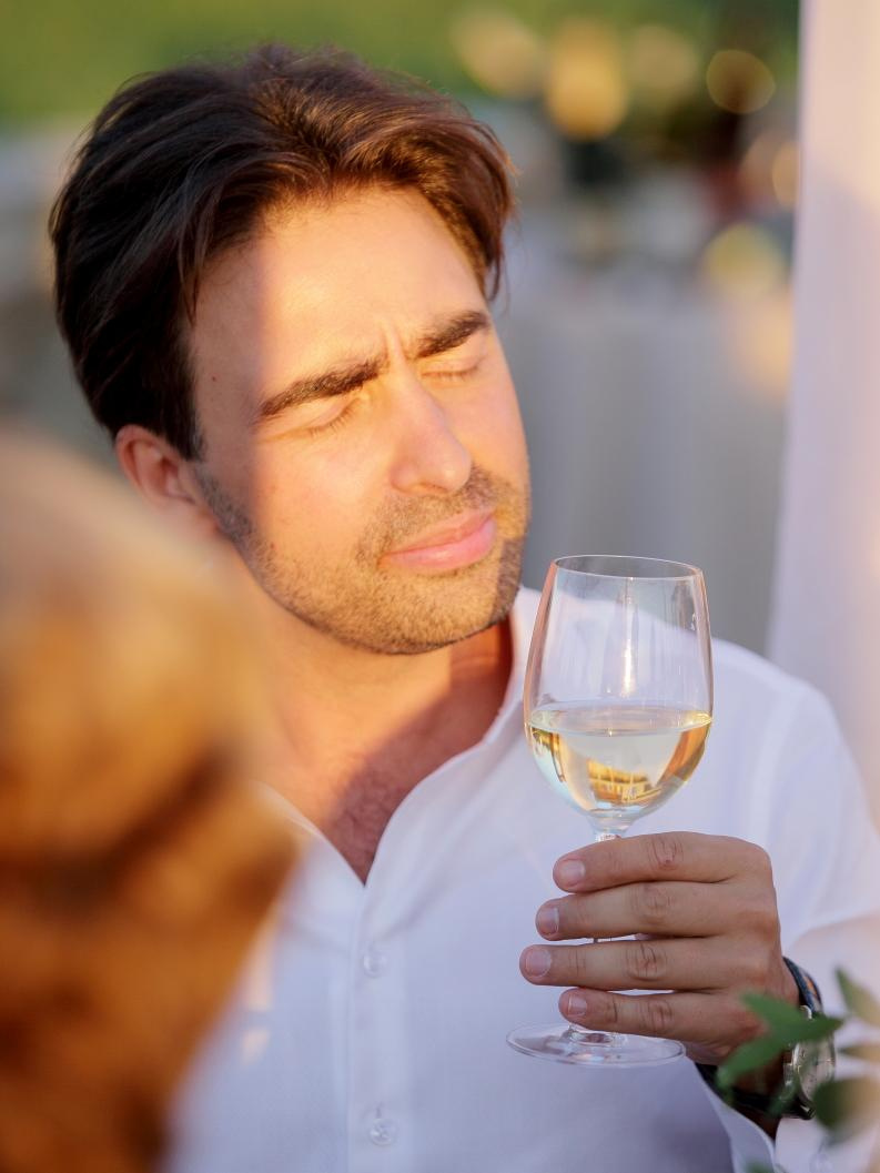 Ukraina-Kiev. Luxury wedding, portrait, family photographer over Europe