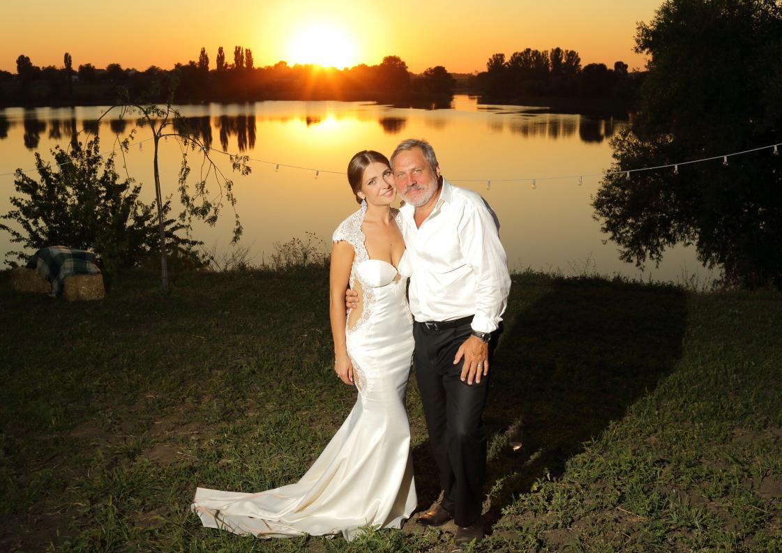 Ukraina-Kiev. Luxury wedding, portrait, family photographer over Europe