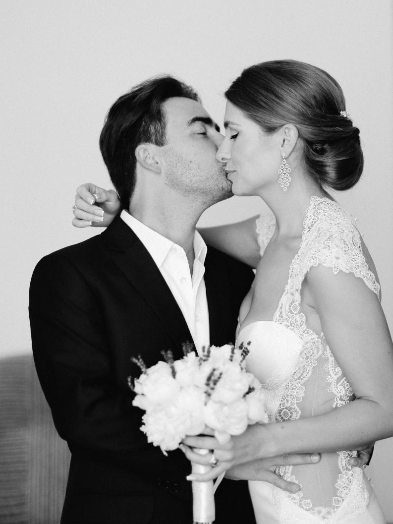 Ukraina-Kiev. Luxury wedding, portrait, family photographer over Europe