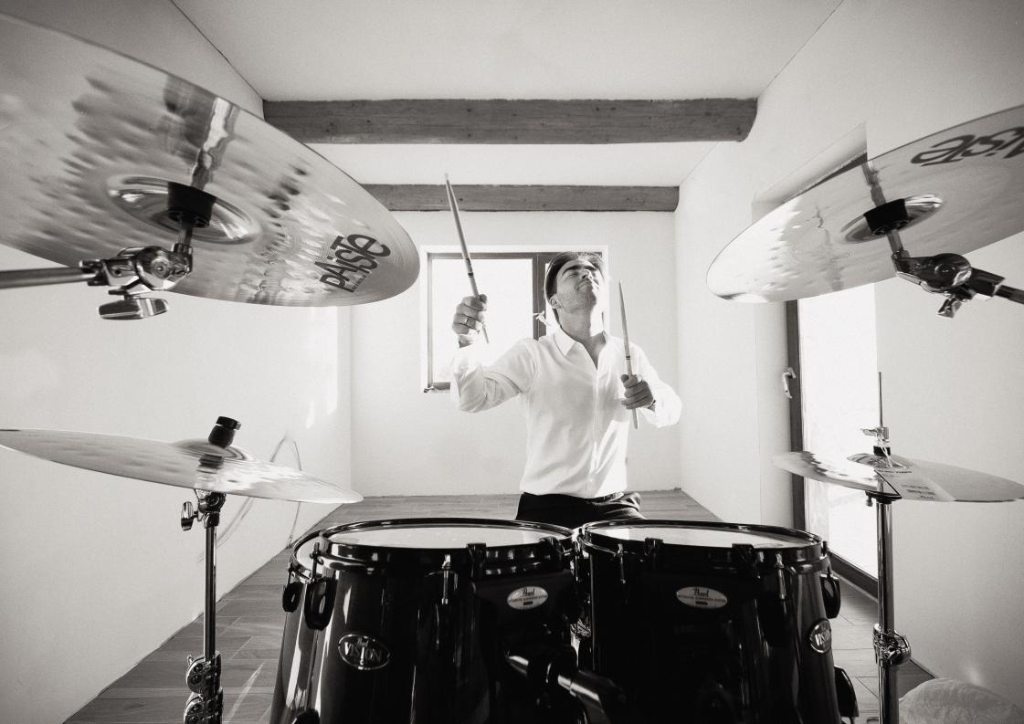 Ukraina-Kiev. Luxury wedding, portrait, family photographer over Europe