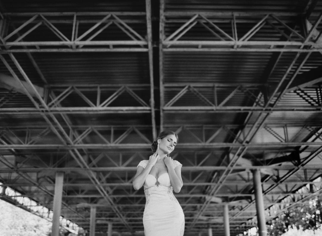 Ukraina-Kiev. Luxury wedding, portrait, family photographer over Europe