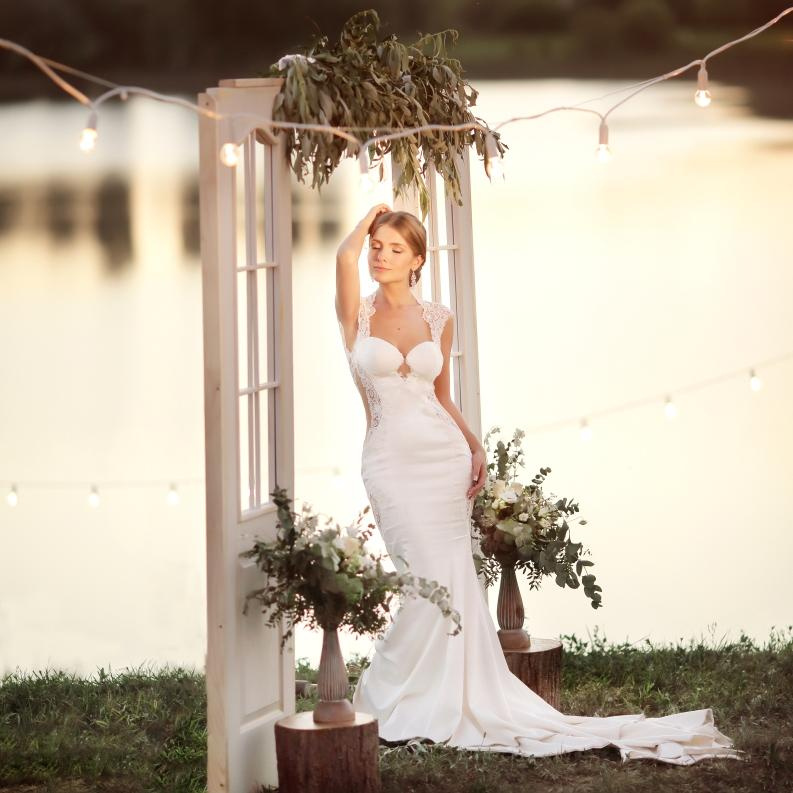 Ukraina-Kiev. Luxury wedding, portrait, family photographer over Europe