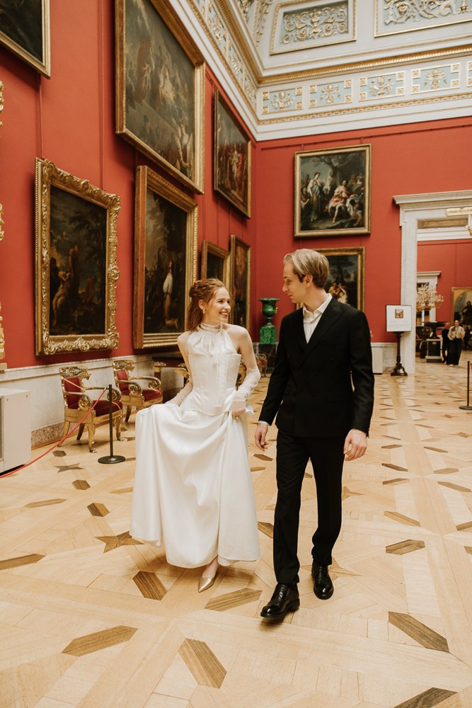 Anna & David (Hochzeitsfotoshooting im Museum). Familien & Hochzeitfotografin Nadja Holzmann