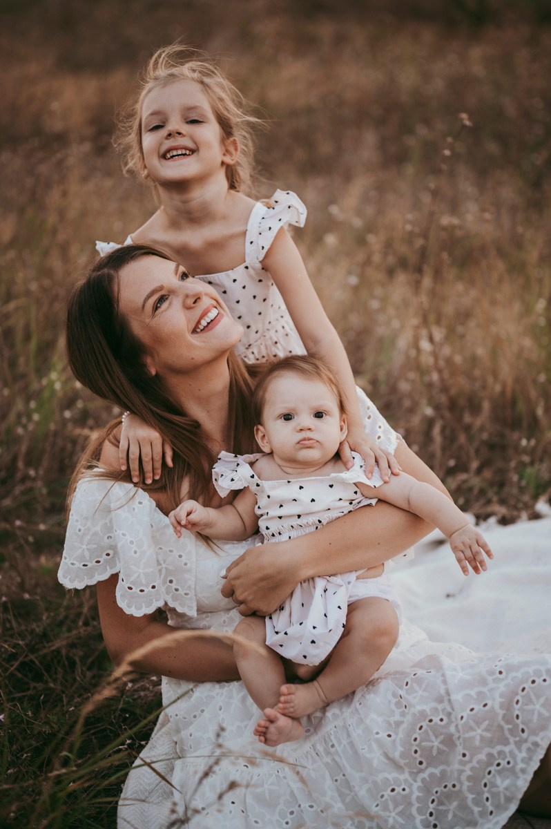 Sonja, Bojan, Nadja i Una / porodicno fotografisanje. Deciji i porodicni fotograf u Beogradu Oksana Skendzic