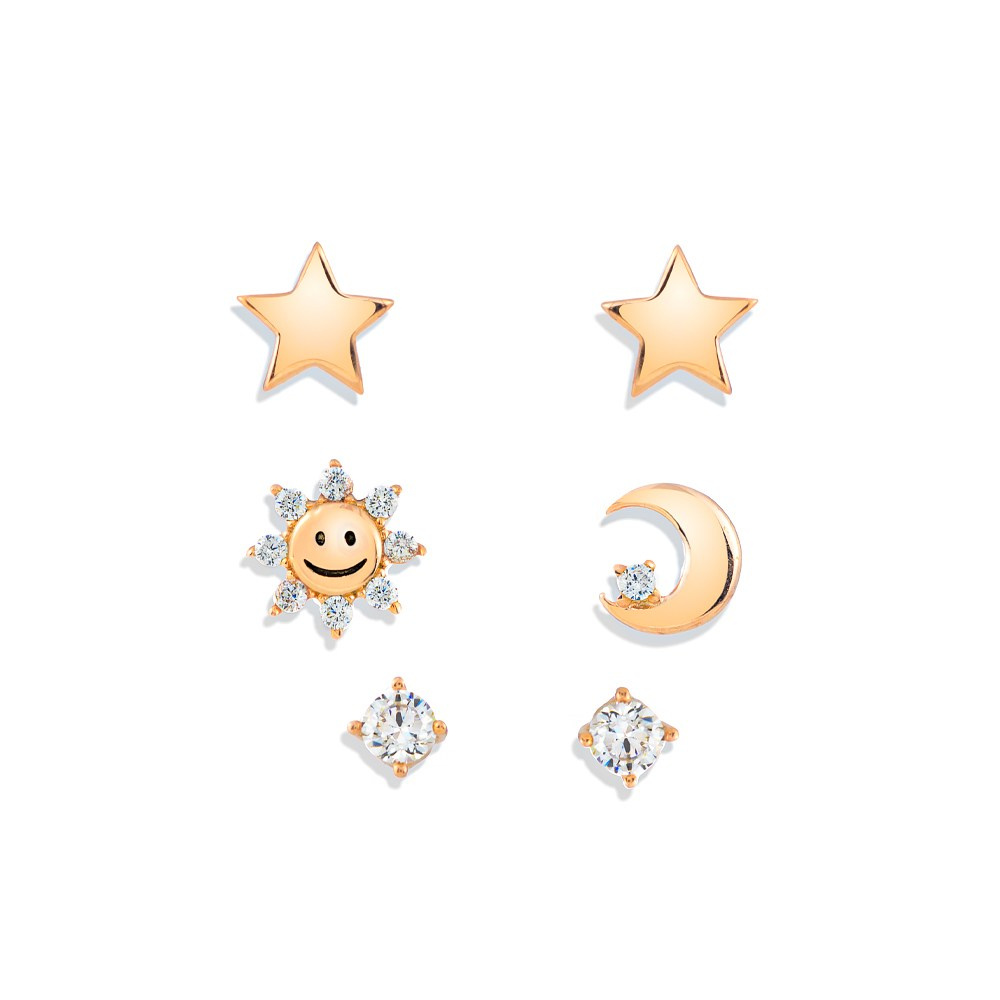 Tri para zlatnih minđuša na beloj pozadini.