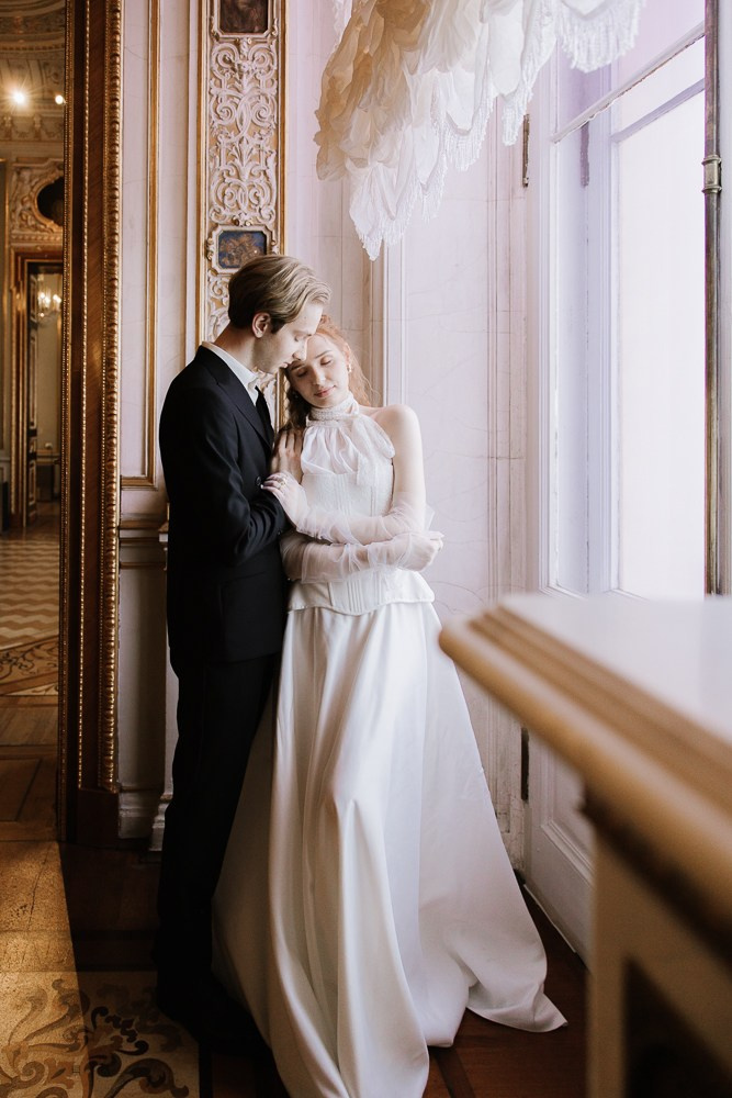 Anna & David (Hochzeitsfotoshooting im Museum). Familien & Hochzeitfotografin Nadja Holzmann