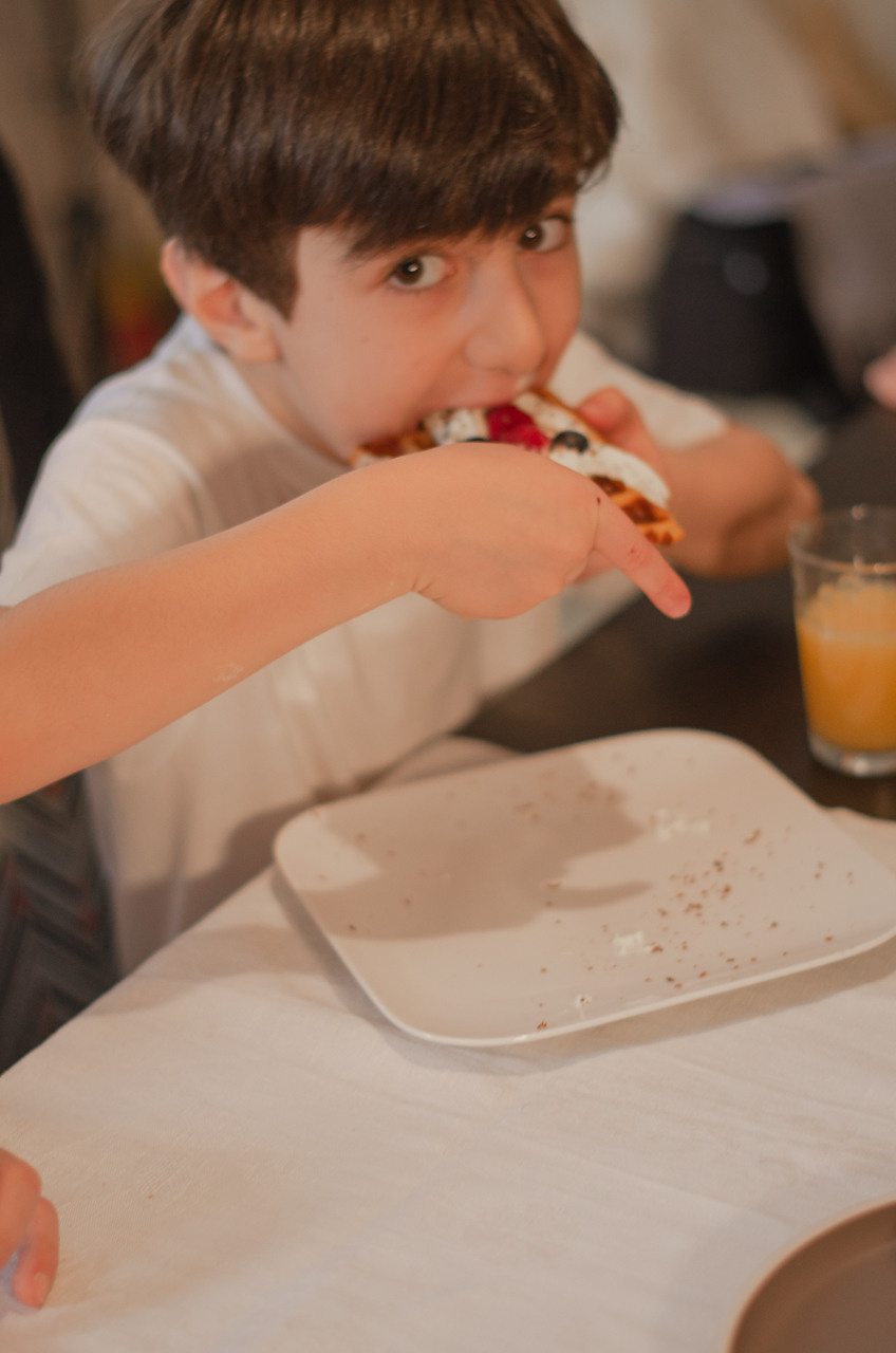Goûter en famille. Ekaterina Brevet - photographe de mariage