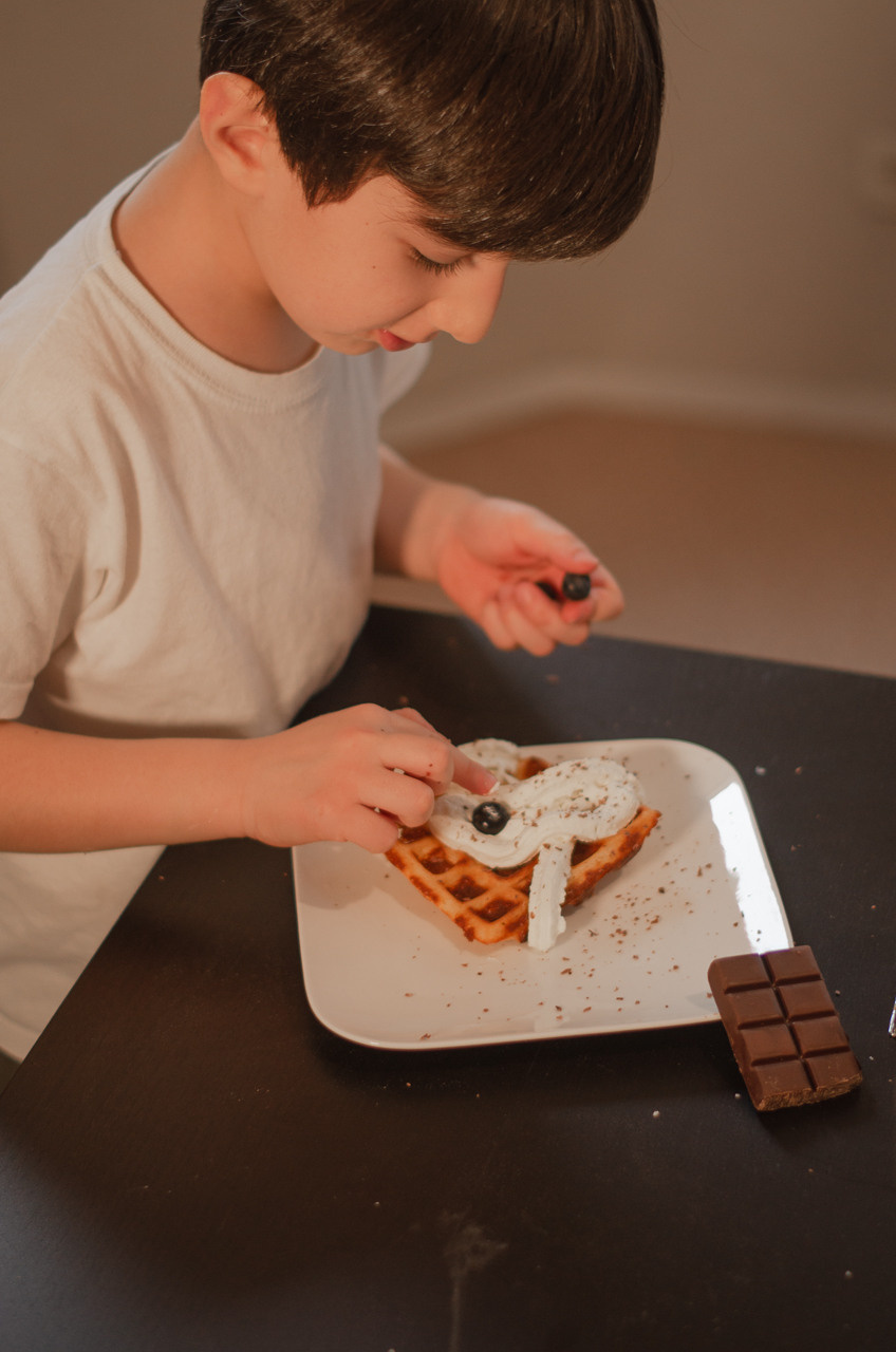 Goûter en famille. Ekaterina Brevet - photographe de mariage