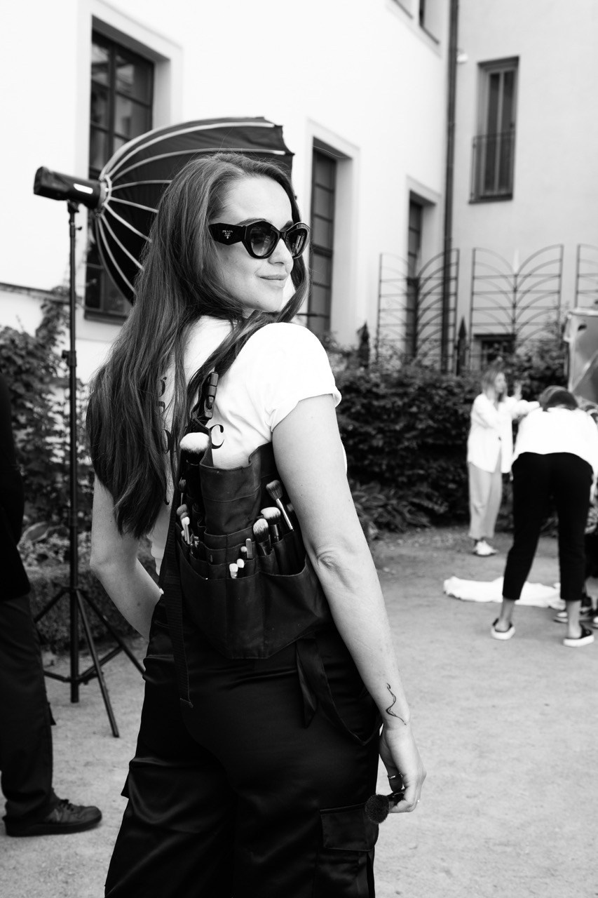 BACKSTAGE. Dana Lišková — Empathetic Photographer | Introspective Artist |Neurodivergent Coach | Founder of Artepy.cz